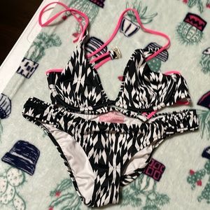 Victoria’s Secret bikini. Medium / 34C